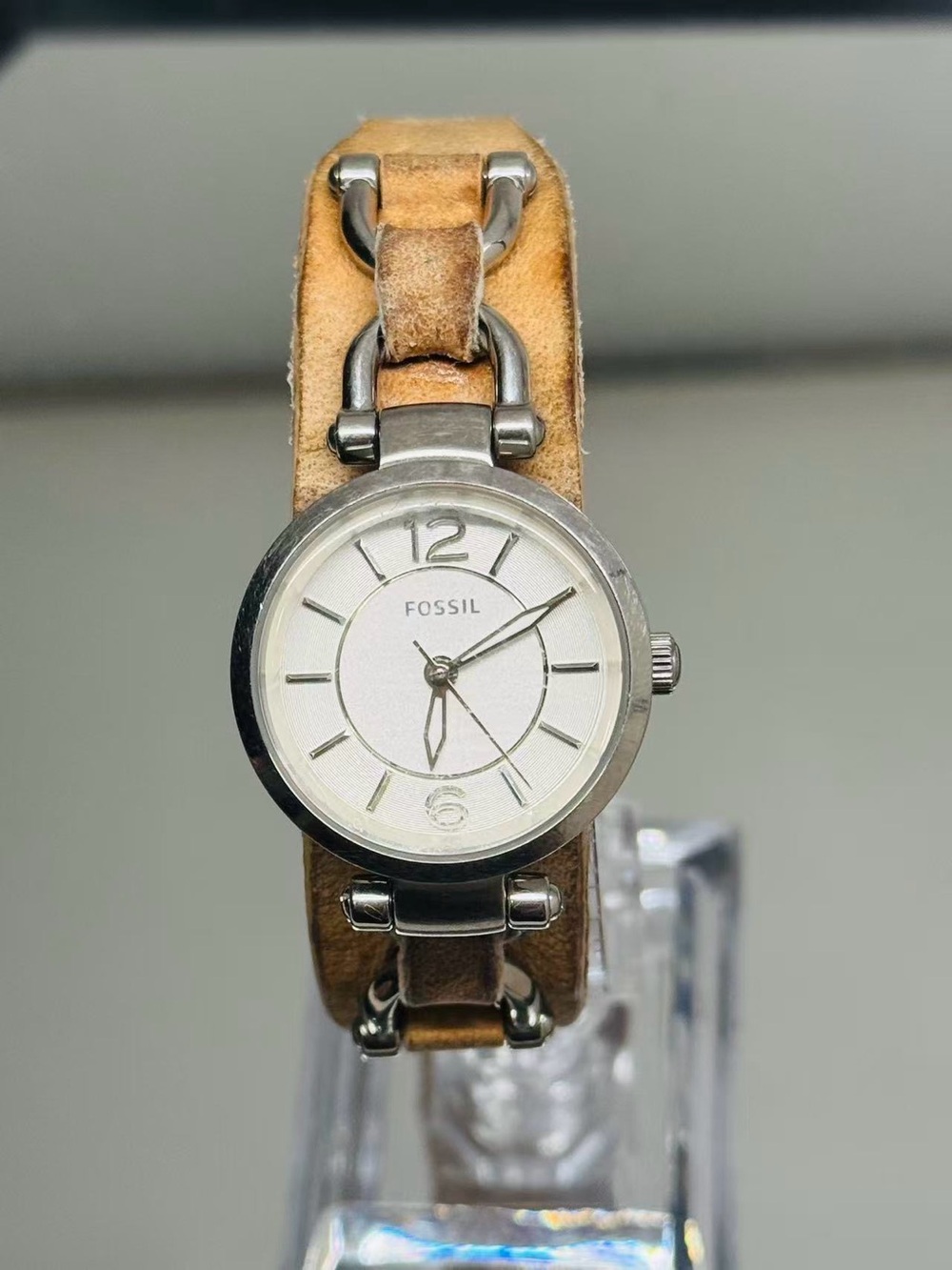 Vintage Fossil ES9584 Women’s Quartz Watch 26mm Leather Strap New Battery Runs